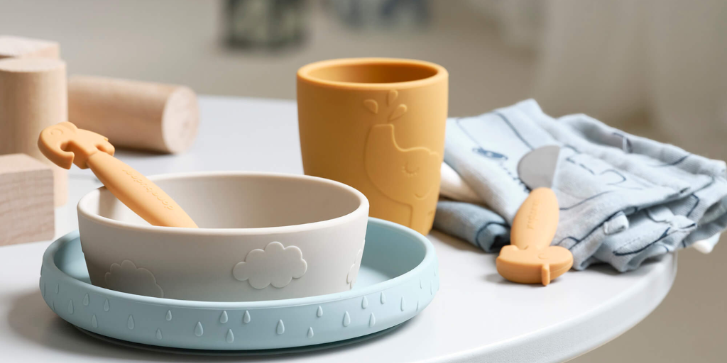 ¿Por Qué Elegir Artículos de Mesa de Silicona Para tus Peques?