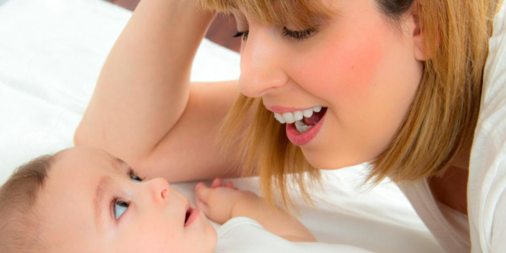 6 Formas Efectivas (y LLenas de Amor) para Calmar a tu Bebé