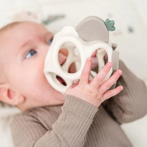 Juguete de agarre y mordedor "Sheepy" Done by Deer