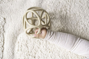 Pelota sensorial silicona verde Little Dutch