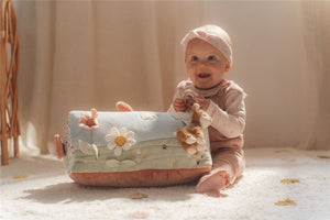 Cojín de actividades triangular Fairy Garden Little Dutch