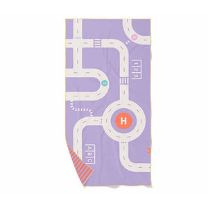 Toalla de juego “On the road - Lavanda" Doble cara y multifunción Quut
