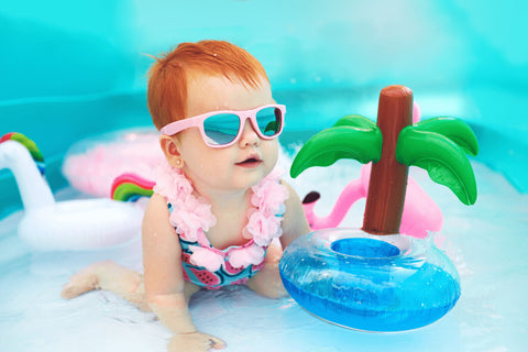 Llévalo todo: Esenciales para disfrutar la piscina con tu bebé