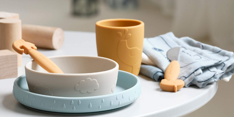 ¿Por Qué Elegir Artículos de Mesa de Silicona Para tus Peques?