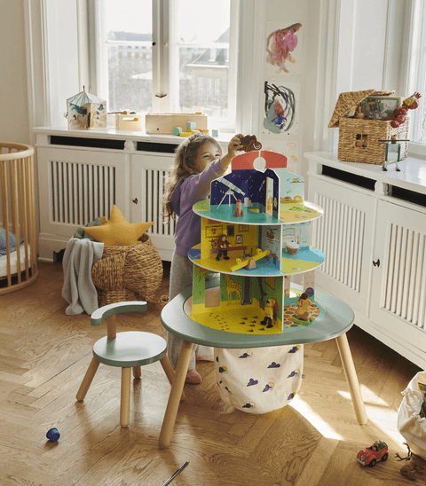 Mesa de Juegos Stokke para estimular y educar a tu bebé.