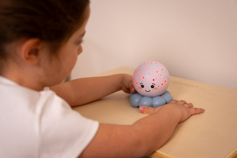 Proyector de Estrellas Portátil Twinkles To Go Octo™ Cloud B