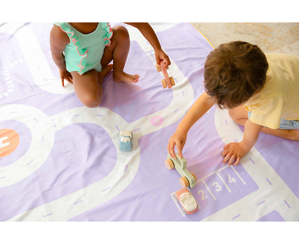 Toalla de juego “On the road - Lavanda" Doble cara y multifunción Quut