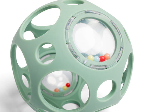 Pelota sensorial con sonajero verde Little L — imagen 2