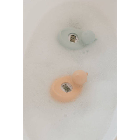 Termómetro de baño Patito Bamboom - Azul Océano - detalle y uso 3