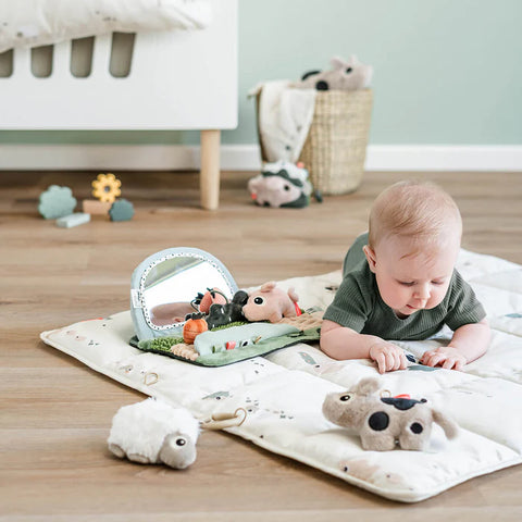 Alfombra de juego sensorial Tiny Farm Done by Deer