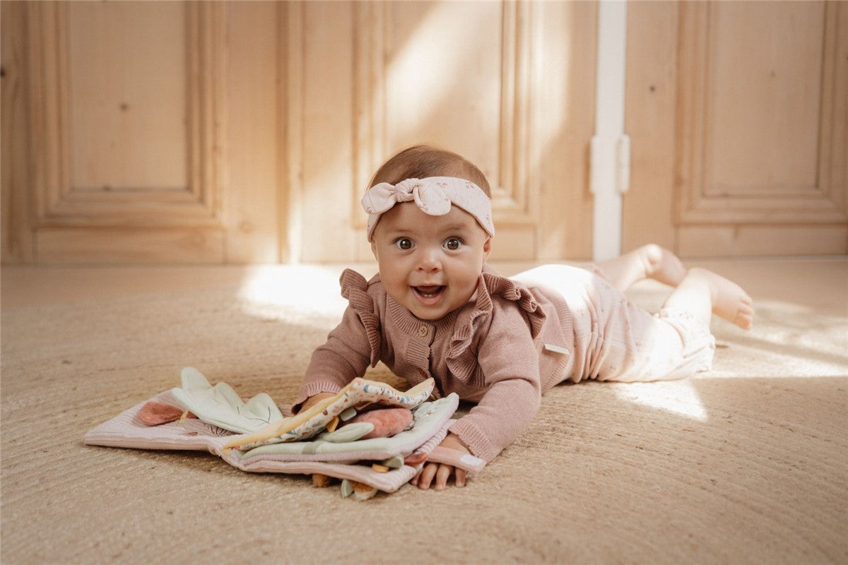 Librito blando de actividades Fairy Garden Little Dutch