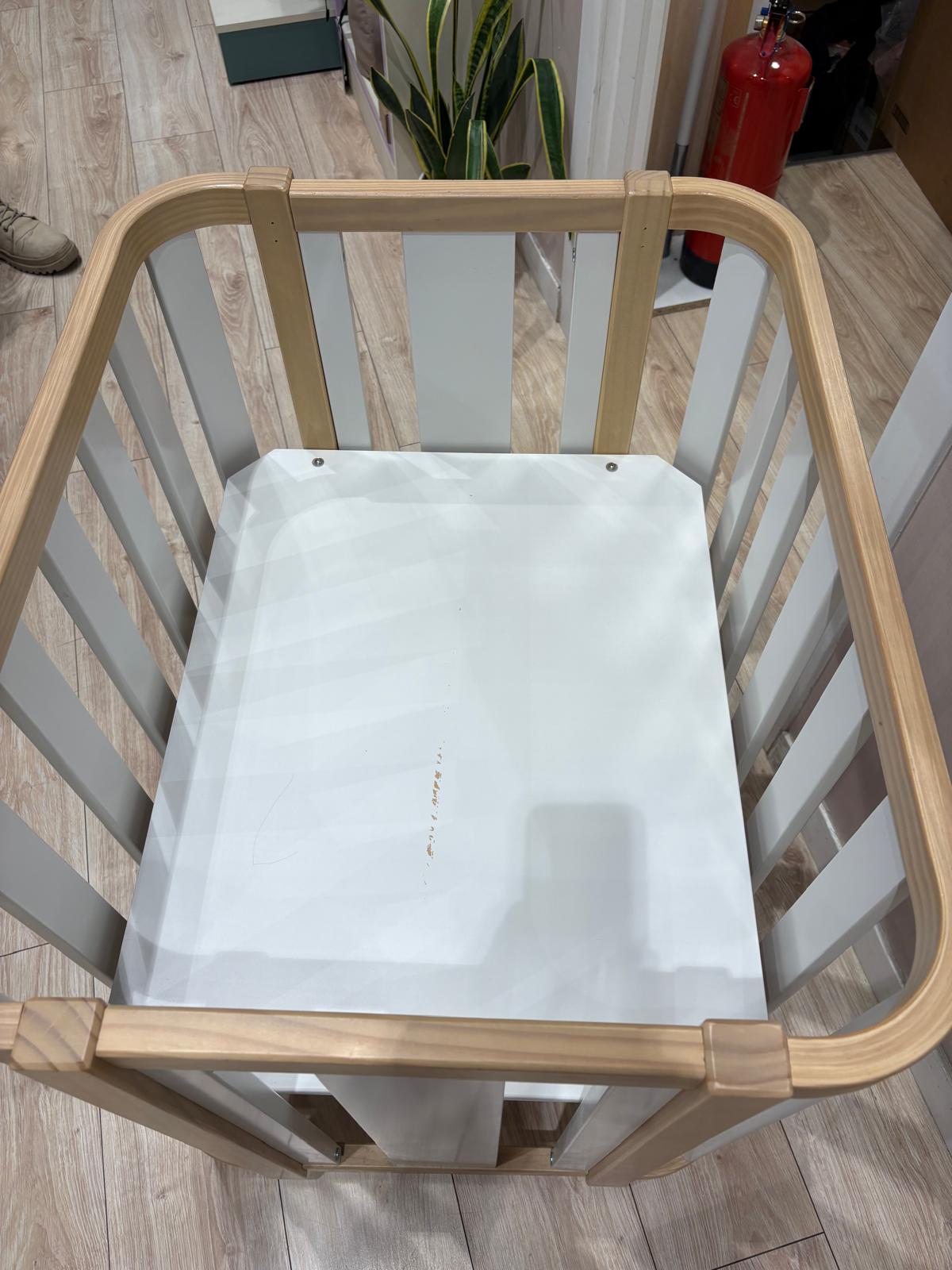 Minicuna Alondra Crea Plus Uno madera blanco + Colchón + Textiles (Producto Exposición)