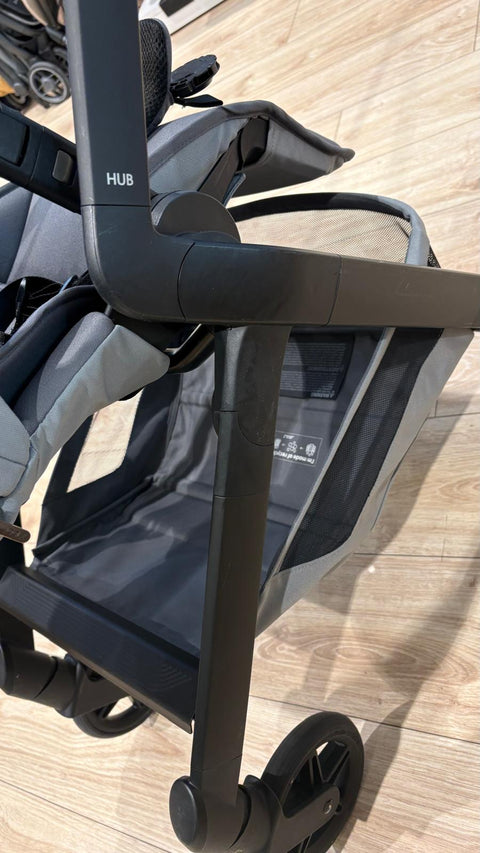 Cochecito Joolz Hub2 con silla y capazo (Producto de Exposición)
