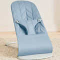 Hamaca Bliss BabyBjörn azul tejido acolchado petalo gris claro - imagen 2
