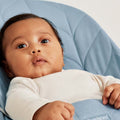 Hamaca Bliss BabyBjörn azul tejido acolchado petalo gris claro - imagen 5