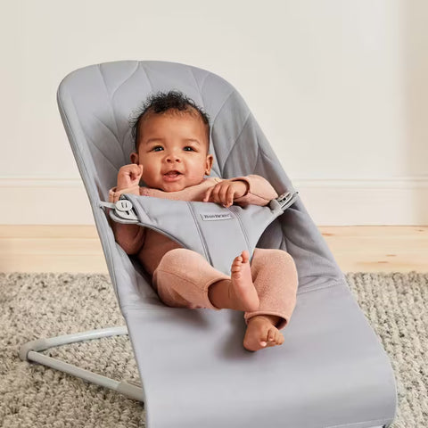 Hamaca Bliss BabyBjörn gris claro tejido acolchado petalo gris claro - imagen 3