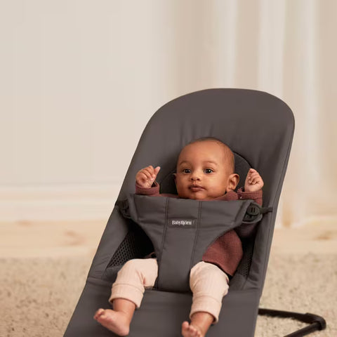 Hamaca Bliss BabyBjörn gris oscuro tejido jersey tri fabric negro - imagen 3