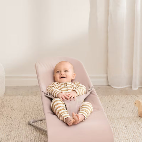 Hamaca Bliss BabyBjörn rosa claro tejido cepillado gris claro - imagen 3