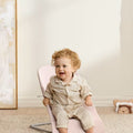 Hamaca Bliss BabyBjörn rosa claro tejido cepillado gris claro - imagen 6