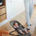 Hamaca Bliss BabyBjörn Tri-Fabric Gris oscuro