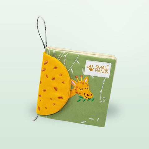 Libro sensorial Small Hands Animales de África de My First Book — vista del libro