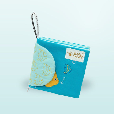 Libro sensorial Small Hands Animales del mar de My First Book — vista del libro