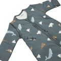 Detalle de las mangas y el cuerpo del pijama Meyco Baby Arctic Multicolour.