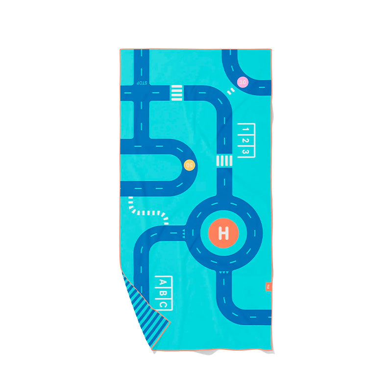 Toalla de juego “On the road” Doble cara y multifunción Quut